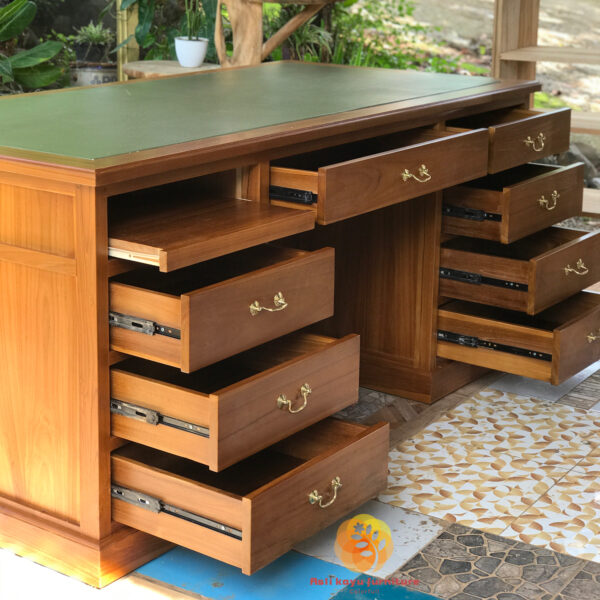 Meja kantor depan belakang
