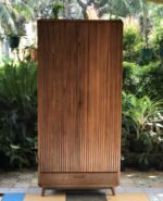 Salura lemari dua pintu