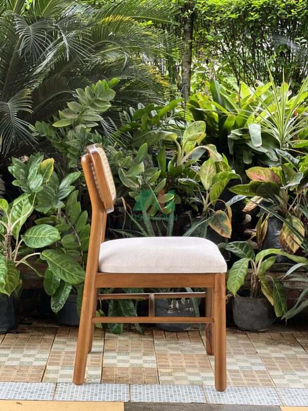 Tomoni Rattan Dining