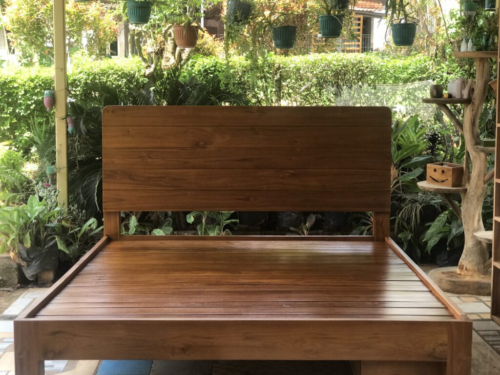 Furniture Kayu yang Wajib Dimiliki