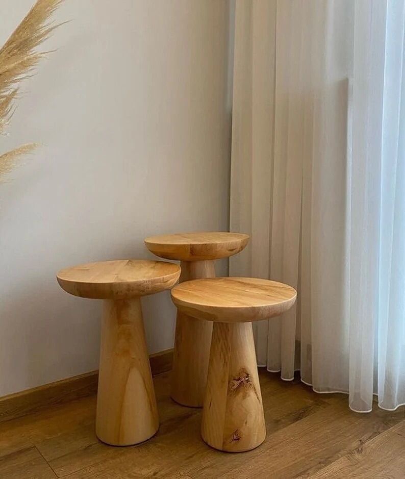 Stool Kayu Jati yang Menghidupkan Suasana Ruangan