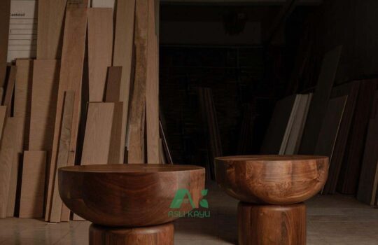 Stool Kayu Jati yang Menghidupkan Suasana Ruangan