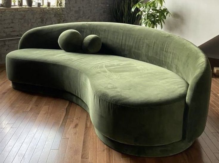 Cara Aman Membersihkan Sofa