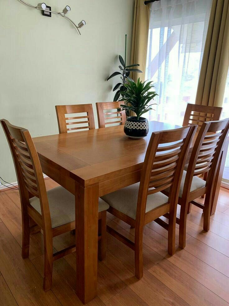 Alasan Kayu Mahoni Cocok untuk Furniture
