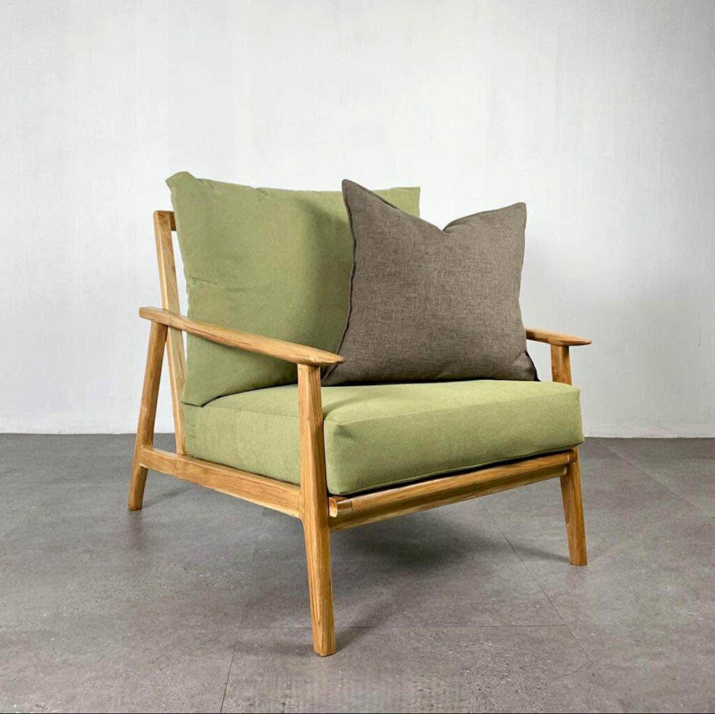 7 Tips Memilih Sofa Kayu Solid