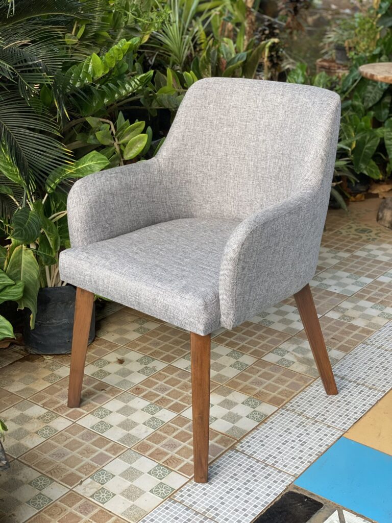 Perbedaan Kain Bantalan Kursi