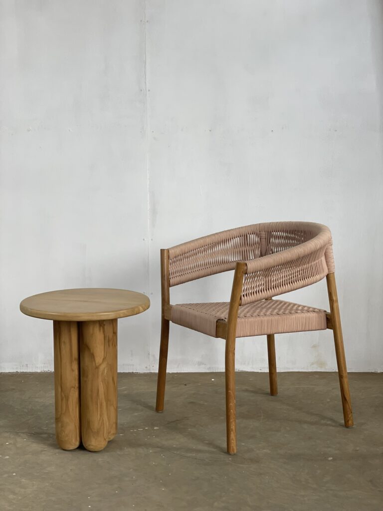 Furniture Kayu Solid