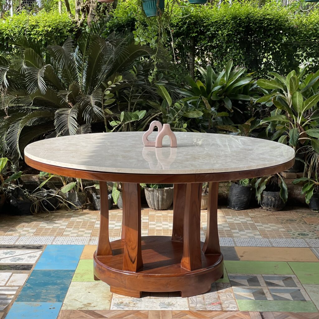  Rekomendasi Dining Table