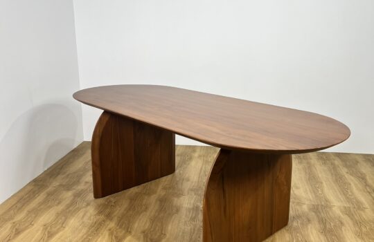 Rekomendasi Dining Table